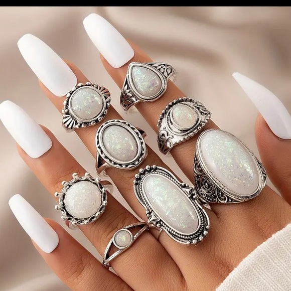 Jewelry - New 8 piece stackable ring set